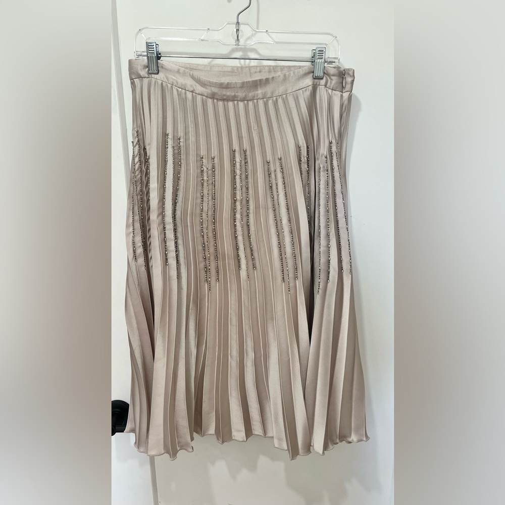 H&M Taupe Pleated A-Line Skirt